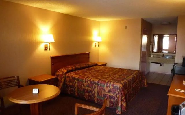 photo 4 of Touristlodge