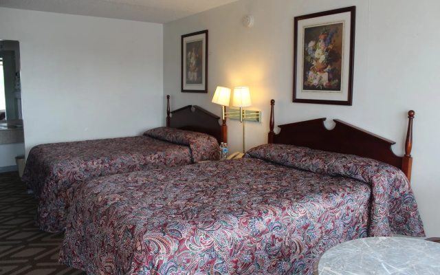 photo 4 of Tourway Inn