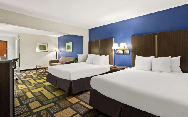 photo 3 of Town & Country Inn and Suites