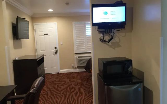 photo 5 of Convention Center Inn and Suites