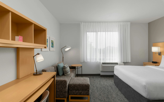 photo 4 of TownePlace Suites by Marriott Denver Airport at Gateway Park