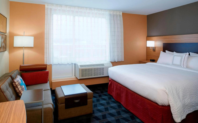 photo 5 of TownePlace Suites by Marriott Grand Rapids Airport