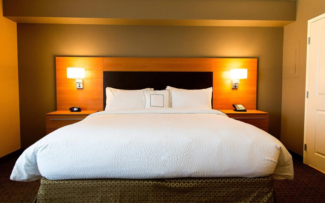 photo 3 of TownePlace Suites by Marriott Lancaster, CA