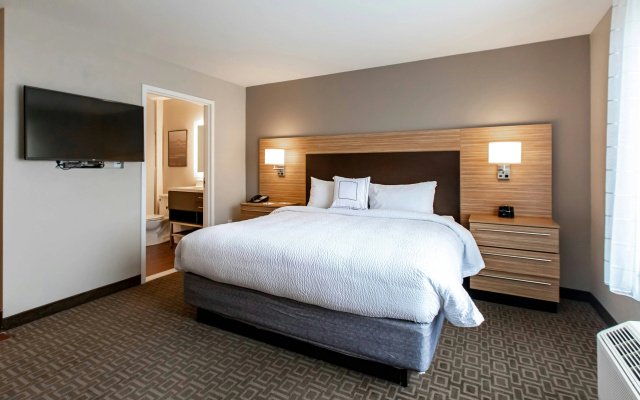 photo 4 of TownePlace Suites by Marriott Louisville Airport