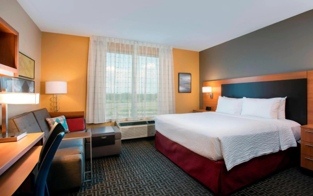 photo 2 of TownePlace Suites Orlando at FLAMINGO CROSSINGS® Town Center/Western Entrance