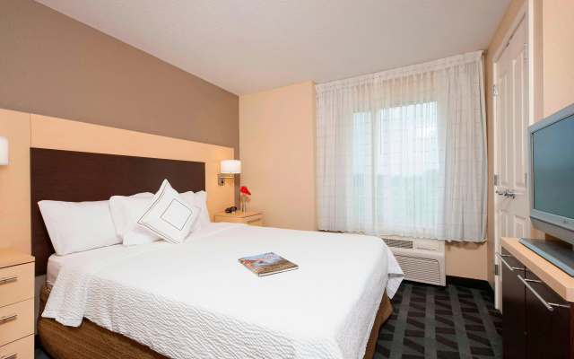 photo 4 of TownePlace Suites by Marriott - Des Moines Urbandale