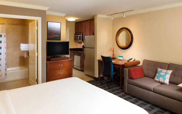 photo 4 of TownePlace Suites by Marriott Houston Intercontinental Arpt