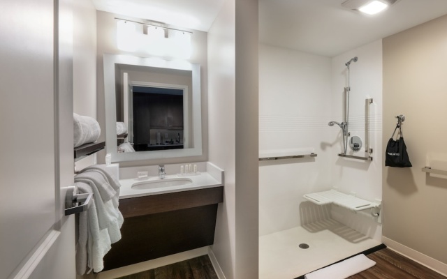 photo 3 of TownePlace Suites by Marriott Milwaukee Oak Creek