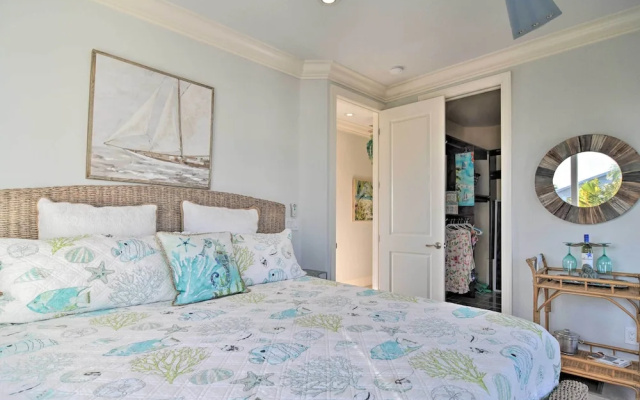 photo 2 of Bradenton Townhome - Walk to Locals-only Beach!
