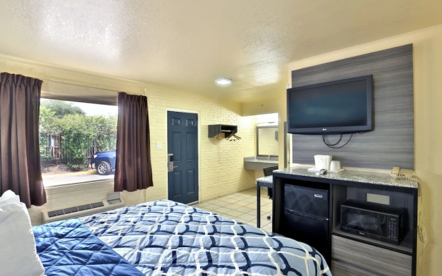 photo 4 of Americas Best Value Inn San Antonio Airport South