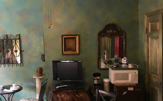 photo 2 of Trade Winds Bed and Breakfast