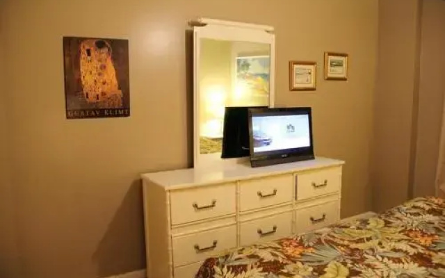 photo 5 of Tradewinds 302 1 Bedroom Condo by RedAwning Orange Beach