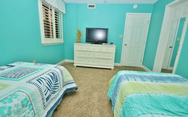photo 5 of Tradewinds 503 Apartment 2
