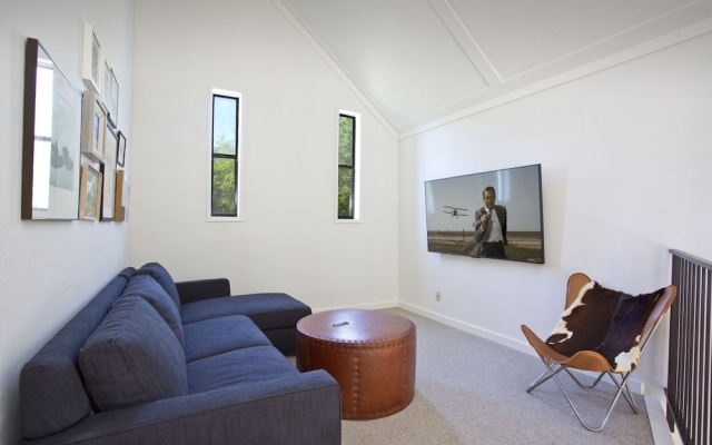 photo 3 of Tranquil Calistoga 3 Bedroom Home