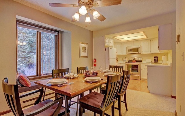 photo 2 of Trappeur 3 2 Br condo by RedAwning