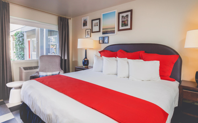 photo 3 of LiA Hotel