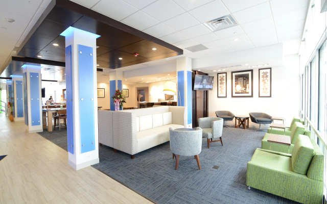 photo 2 of Holiday Inn Express & Suites Chicago North Shore - Niles by IHG