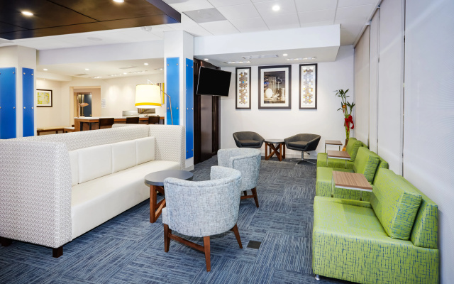 photo 5 of Holiday Inn Express & Suites Chicago North Shore - Niles by IHG