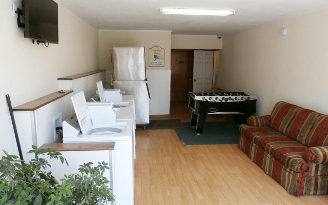 photo 2 of Travelier Motel