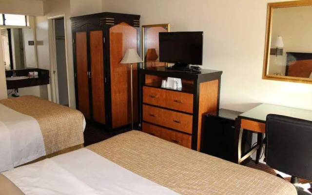 photo 2 of Travelodge by Wyndham Buena Park