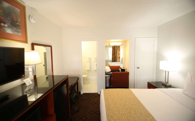 photo 5 of Travelodge by Wyndham Burbank-Glendale