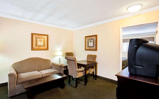 photo 3 of Travelodge Chatsworth