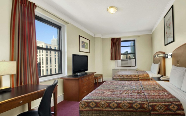 photo 3 of Travelodge by Wyndham Downtown Chicago
