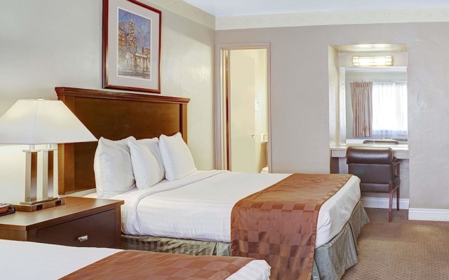 photo 2 of Travelodge Everett City Center