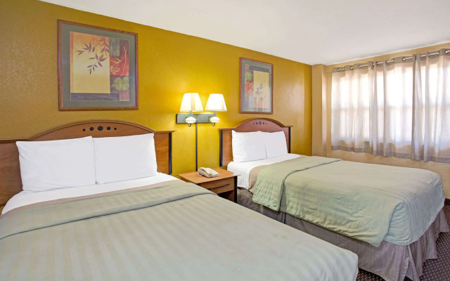photo 4 of Travelodge by Wyndham Fort Lauderdale