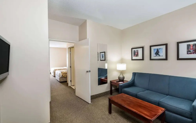 photo 4 of Travelodge Hawthorne