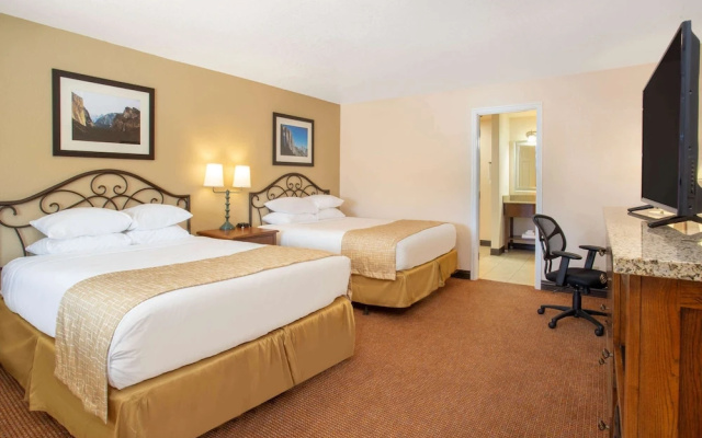 photo 5 of Travelodge Hawthorne