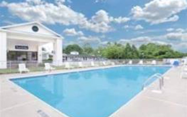 photo 2 of Travelodge Inn & Suites Latham
