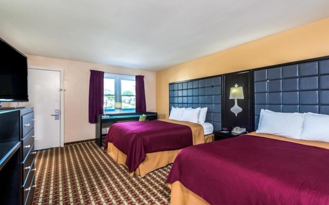 photo 2 of Days Inn By Wyndham Middletown Newport Area