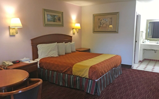 photo 2 of Travelodge Pico Rivera