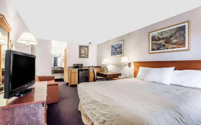 photo 4 of Econo Lodge Edmonds North Seattle