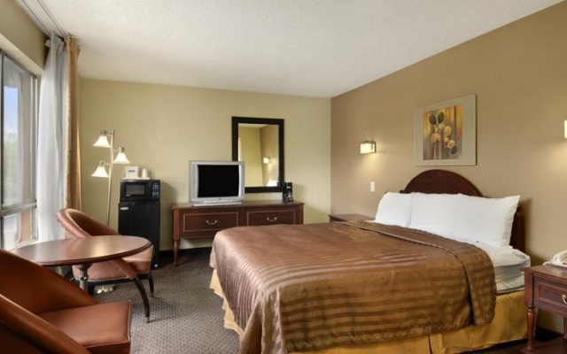 photo 3 of Travelodge Seattle University