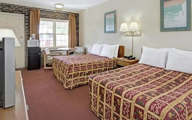 photo 4 of Capt. John Smith Inn