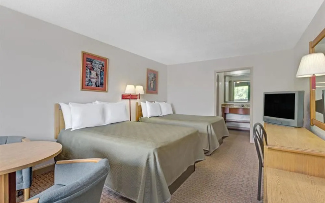 photo 3 of Travelodge Williamsburg Colonial Area