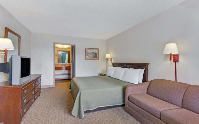 photo 5 of Travelodge by Wyndham Williamsburg Colonial Area