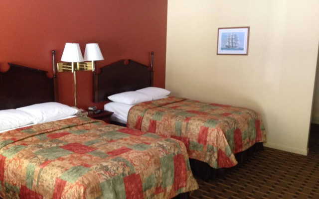 photo 3 of Travelowe's Motel
