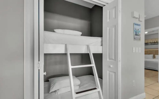 photo 3 of Treasure Island 0506