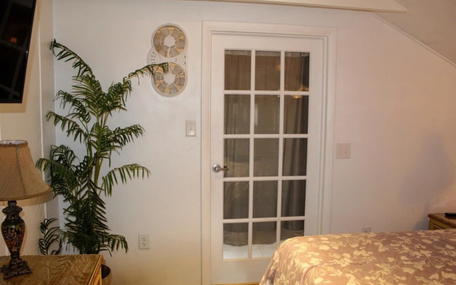 photo 2 of Treasure Island Beach Retreat Sleeps Up To 3