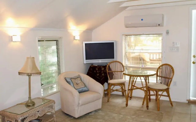 photo 5 of Treasure Island Beach Retreat Sleeps Up To 3