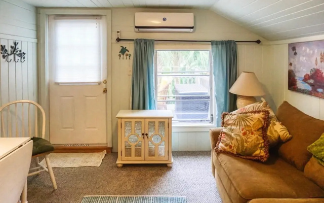 photo 5 of Treasure Island Beach Retreat Sleeps Up To 5