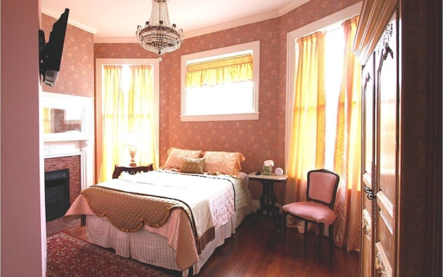 photo 4 of Tree House