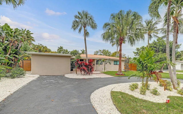 photo 2 of Trendy Renovated 4 BR Home with POOL