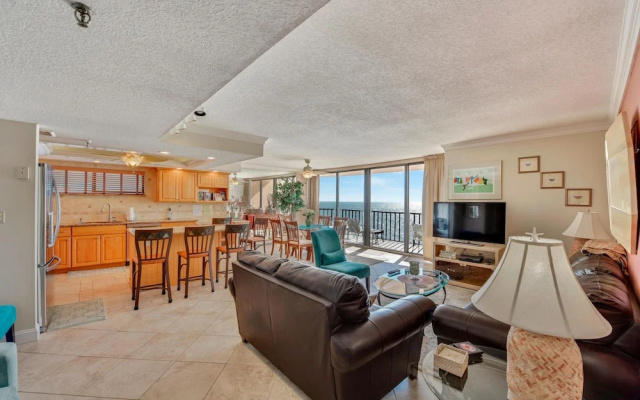 photo 2 of Trillium 4A Beach Front Condo With Private Balcony/amazing Views