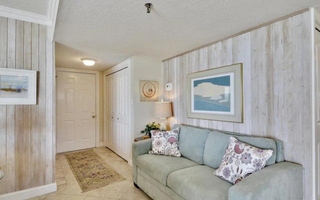 photo 5 of Trillium 4A Beach Front Condo With Private Balcony/amazing Views