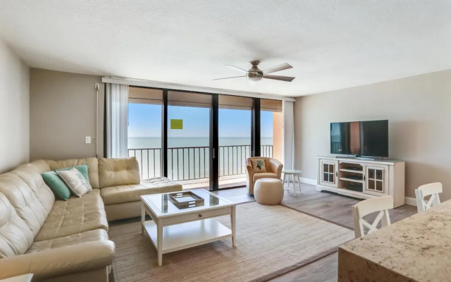 photo 3 of Trillium 4C Beach Front With Private Balcony/updated/pool!