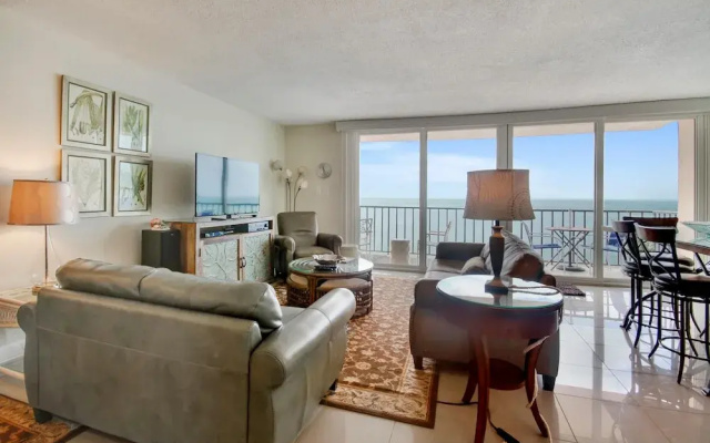 photo 3 of Trillium 5C Beach Front/private Balcony With Amazing Views/pool!